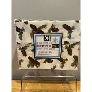 Living Quarters Cold Weather Performance  Twin Sheet Set Microfiber Holiday Pine